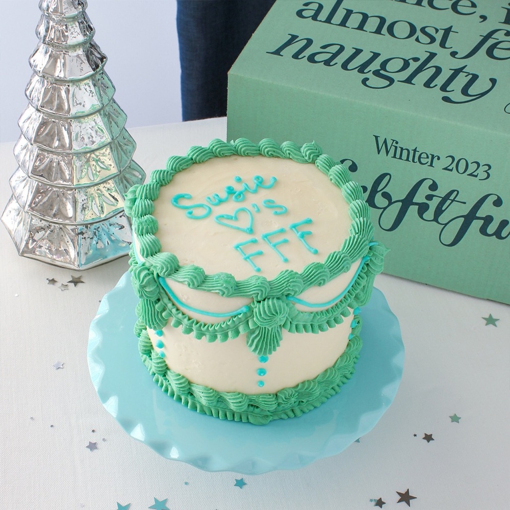 Susie Cakes a Cake stand- FabFitFun